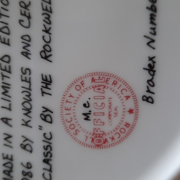 Authentic 1986 Norman Rockwell's "The Professor" Collector's Plate - Picture 6 of 7